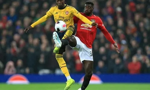 'Tàng hình' trước M.U, bom tấn Arsenal bị huyền thoại 'dìm tận đáy'