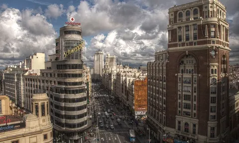 Tây Ban Nha báo tin chấn động về COVID-19 tại Madrid