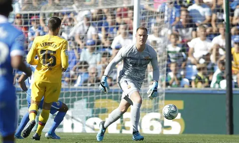 Ter Stegen: "Đó là khoảnh khắc hoàn hảo, tôi chưa bao giờ làm điều này trong đời"