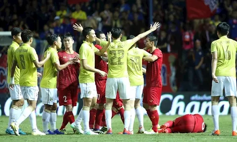 Thái Lan ơi, đừng học theo Barca về điều này!