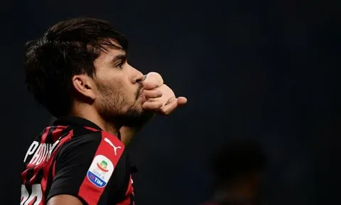 Thăng hoa tại AC Milan, sao Brazil được đồng đội đưa lên mây