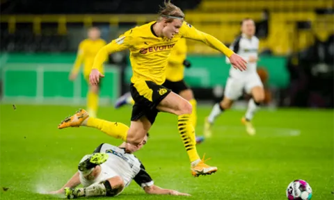 Thắng nhọc đội hạng 2, CĐV Dortmund chọn ra cầu thủ xuất sắc nhất trận