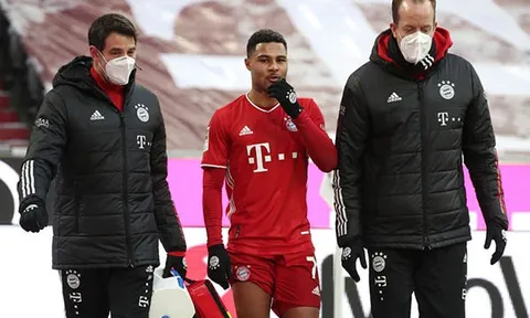 Thắng nhọc Freiburg, Bayern Munich nín thở trước chấn thương của "ma tốc độ"