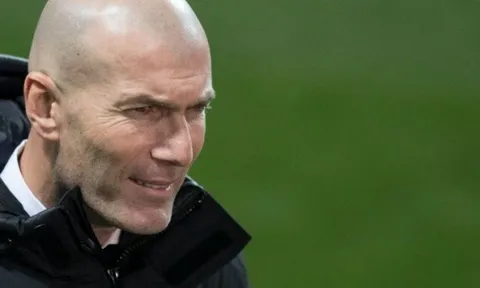Thật may, Zidane vẫn sở hữu một "quái thú bất ngờ" khi Real tan nát đội hình