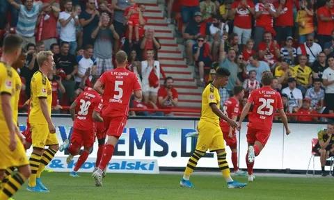 Thấy gì sau cú sảy chân sốc của Dortmund trước Union Berlin?