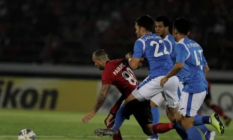 Thấy gì sau trận ra quân của TP.HCM và Than Quảng Ninh tại AFC Cup?