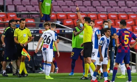Thẻ đỏ liên tiếp, Barca suýt toang trước "gã hàng xóm hung hăng"