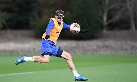Thêm một "Zorro" xuất hiện ở Chelsea sau thất bại trước M.U