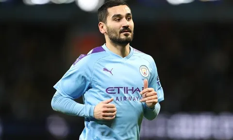 COVID-19 bùng phát, 'sao bự' Man City tuyên bố 1 câu làm CĐV trầm trồ