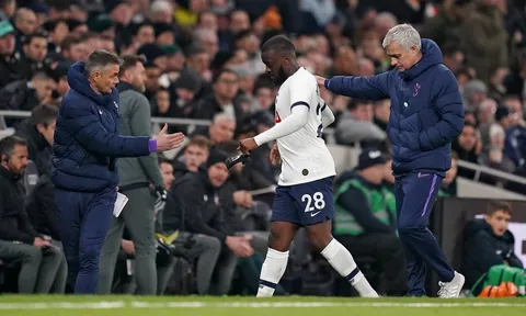 Thi đấu bạc nhược, "bom xịt" Tottenham vẫn nhận được đặc ân từ Mourinho