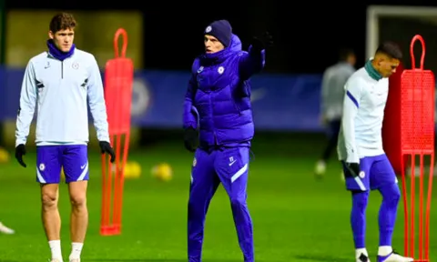 Thomas Tuchel vừa tới, lộ thái độ của cầu thủ Chelsea trên sân tập