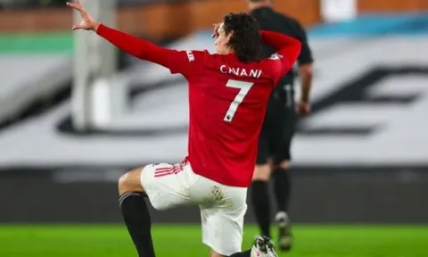 Thống kê của Cavani khiến Martial phải xấu hổ