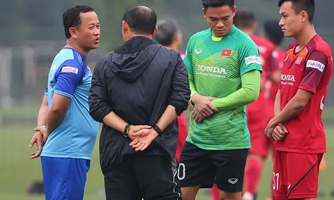 Thủ môn Nguyên Mạnh vô tình tiết lộ tình hình chấn thương của mình?