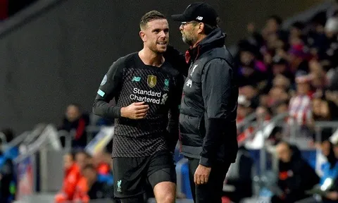Thủ quân chấn thương, Klopp cập nhật ngắn gọn ngay sau thất bại