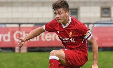 Đây, cái tên nuôi tham vọng trở thành số 2 bên cánh trái của The Kop