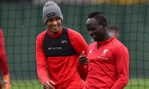 CĐV Liverpool: 'CLB hãy dựng tượng cho đội tuyển trạch viên đi!'