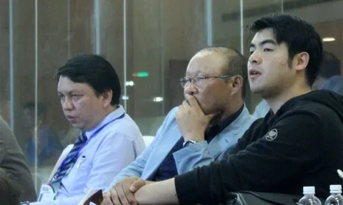 Thương vụ HLV Park Hang-seo và câu chuyện bóng đá thời kim tiền