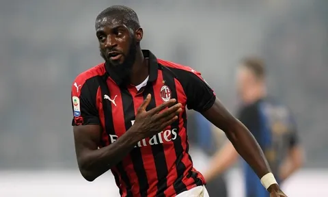 Tiemoue Bakayoko: Ngôi sao tại AC Milan, "người thừa" tại Chelsea