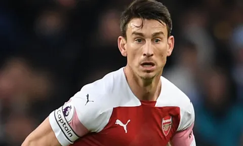 Tìm được bến đỗ mới, "kẻ nổi loạn" tức tốc rời Arsenal