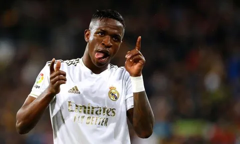 Tìm "phương án B" cho Sancho, Man United gõ cửa Real Madrid