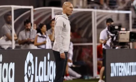 "Tin dữ" từ phòng thay đồ, Zidane ủ mưu đánh cắp ngôi sao số 1 của M.U