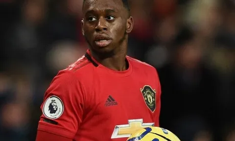 Tin "hot" Premier League (24/04): "Ngày biến hình" của Wan-Bissaka, Mourinho hóa "người vận chuyển"