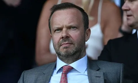 Tin "hot" Premier League (31/03): MU có giảm lương cầu thủ? Arsenal muốn một "bom tấn"