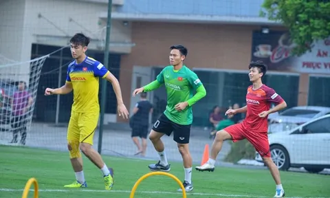 ĐT Việt Nam đón thêm 1 thương binh, thầy Park lo sốt vó