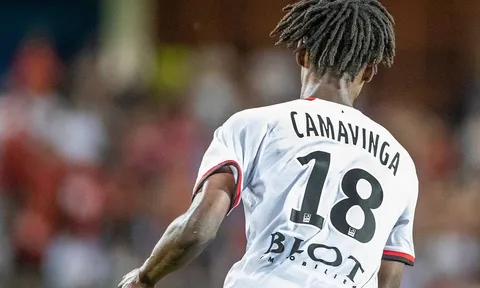 Tỏa sáng trước PSG, '24 Chiếc Cúp Bạc' đang theo đuổi tài năng 2002