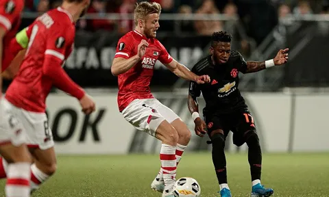 "Tôi chẳng hiểu sao cầu thủ Man Utd đó đá như thế"