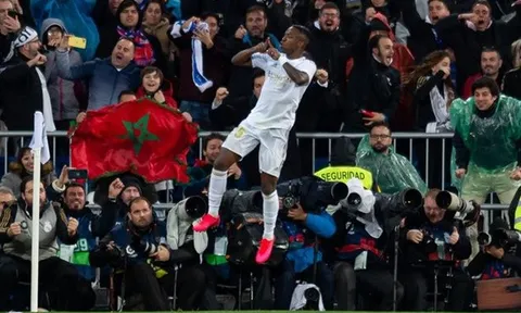"Tôi có 3 ngày để quyết định gia nhập Real hay Barca"