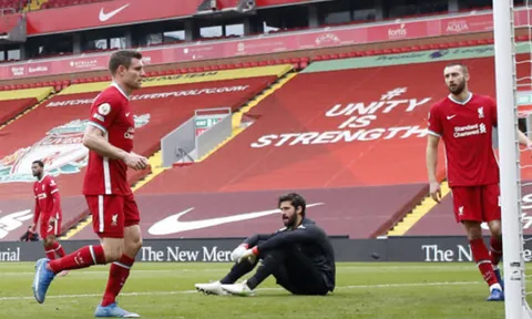 Tội đồ gọi tên Salah, Liverpool nhận cú sốc "xấu hổ" tại Anfield