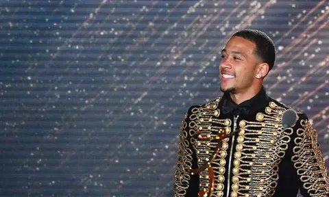 'Tôi không biết Depay là ai, nhưng nhìn cách cậu ấy thể hiện, tôi nghĩ cậu hẳn là người quan trọng'