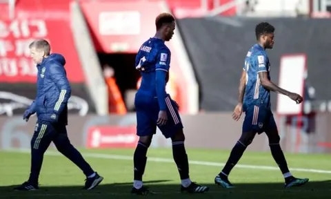 "Tôi không biết Mikel Arteta đang làm gì nữa"