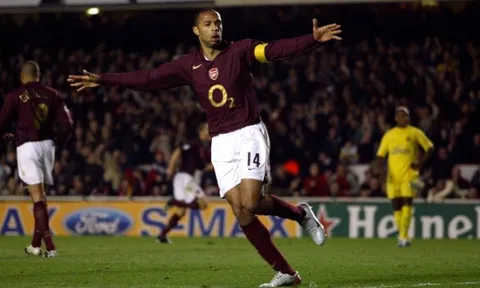 Top 10 áo đấu sân nhà đẹp nhất Arsenal trong kỉ nguyên Premier League