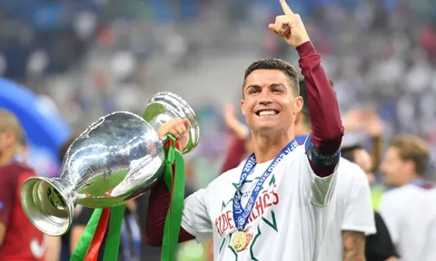 10 ngôi sao có tầm ảnh hưởng lớn nhất tuyển quốc gia: La Roja thống trị, Ronaldo cũng góp mặt