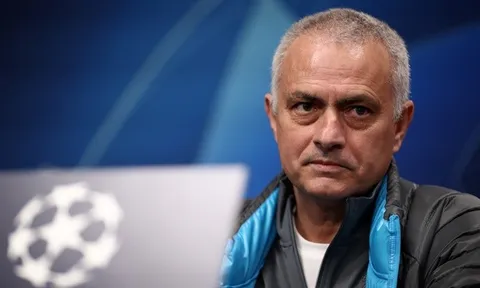Tottenham bạc nhược, tại sao Mourinho vẫn sẽ không 'bay ghế'?