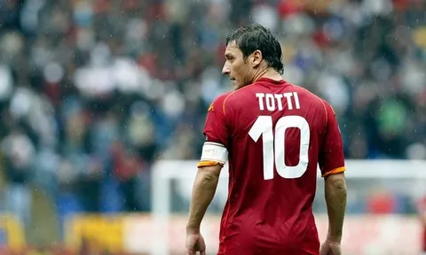 5 biểu tượng nói không với chuyển nhượng: Số 10 bất tử thành Rome