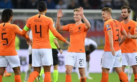 Trả cả "vốn lẫn lời", Koeman nói 1 điều sau màn "đại náo" trên sân tuyển Đức