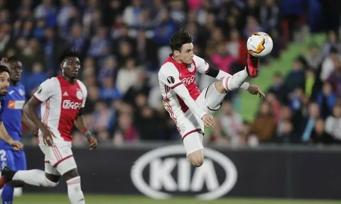 Trảm Alba, Barca mở cửa đón "cơn lốc biên trái Ajax"