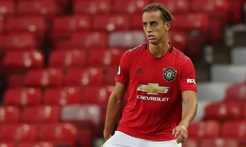 Trang chủ Man Utd chính thức công bố HĐ mới