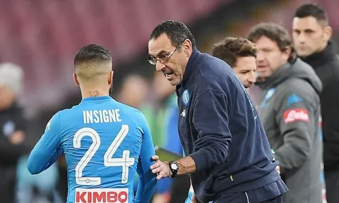 Trò cũ chỉ trích Sarri: 'Với chúng tôi, đó là sự phản bội'