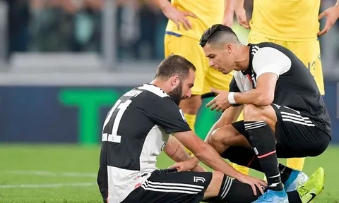 Higuain bật khóc trong ngày Juventus chạm trán Hellas Verona