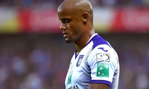 Trở về như 'ông hoàng', huyền thoại Man City lại đang 'báo hại' CLB