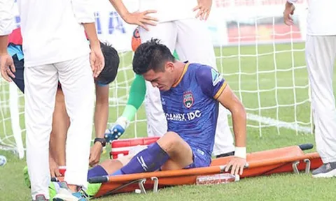 Trọng pháo ĐT Việt Nam lên tiếng về chấn thương ở trận gặp Thanh Hoá