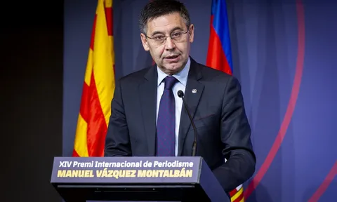 Trọng thần Barca lên tiếng mắng 'kẻ bảo vệ sếp lớn'