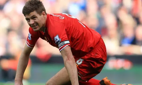 'Trước đó người ta cũng nói đây là năm của Liverpool, rồi Gerrard trượt chân và mọi thứ thay đổi'