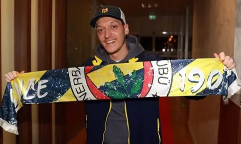 Từ Jones đến Romero: 3 trường hợp giống Ozil đang chờ được giải cứu