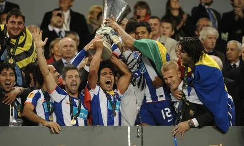 Từ Moutinho đến Falcao: FC Porto và đội hình 'thế giới' ở mùa 2010/11