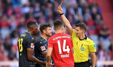 Tức tối vì trận thua, sếp lớn Cologne “cà khịa” trọng tài lẫn Bayern